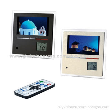 Digital photo frame with color-full panel, motion sensorNew